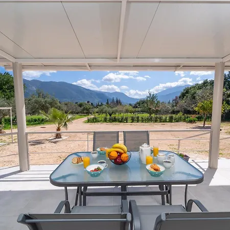 Holiday home Julia's Karavomylos